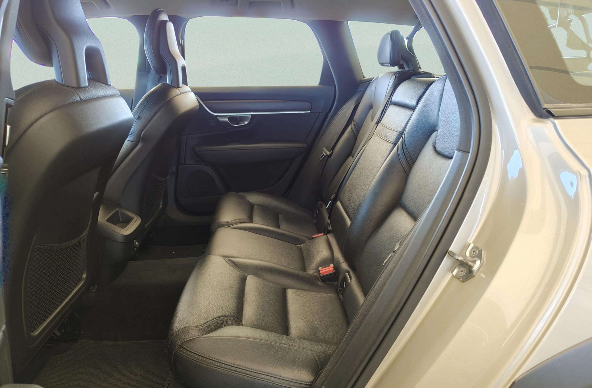 Volvo V90 D5 AWD - foto 17