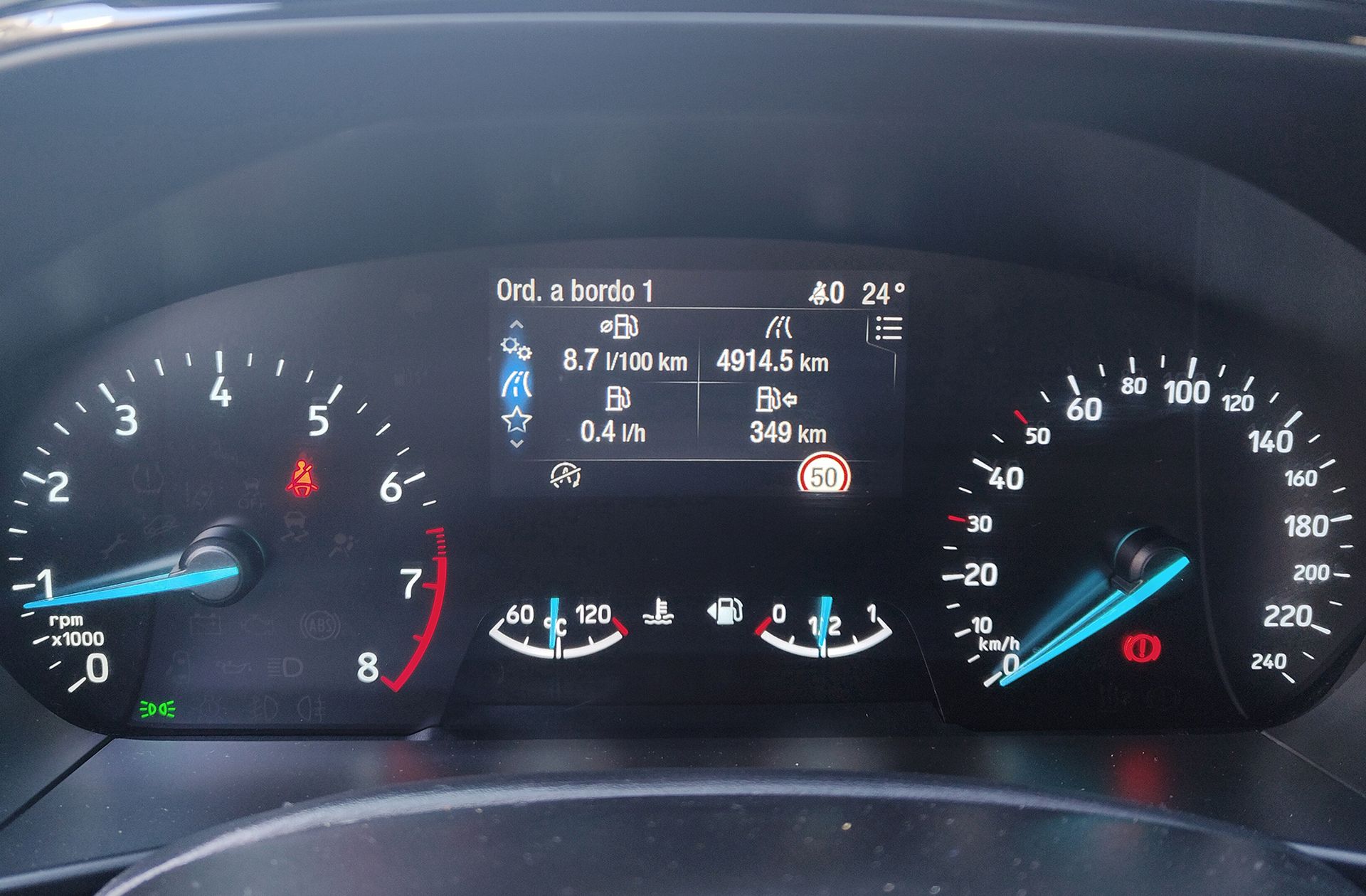 Ford Focus 1.0 EcoBoost Active - foto 24