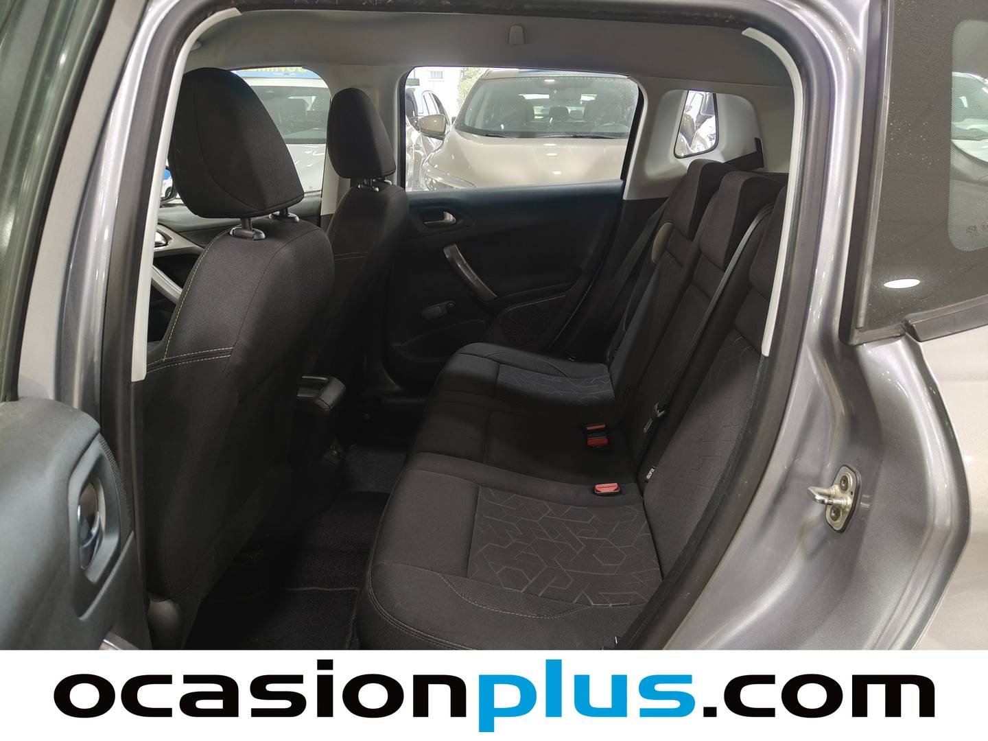 Foto asientos traseros Peugeot 2008 Peugeot 2008 VTI 82 Active (82 CV)