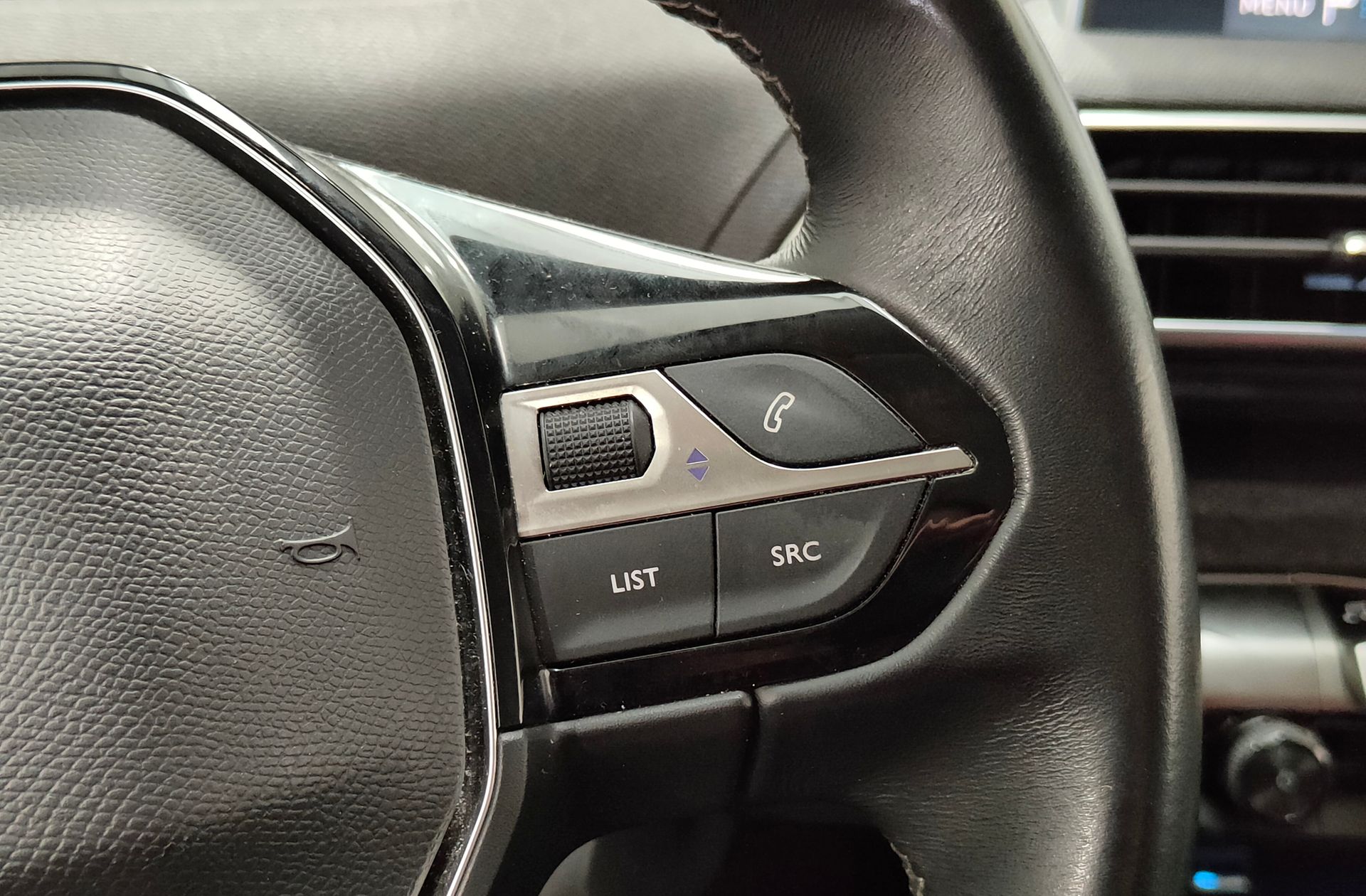 Peugeot 3008 BlueHDi 130 Allure - foto 26
