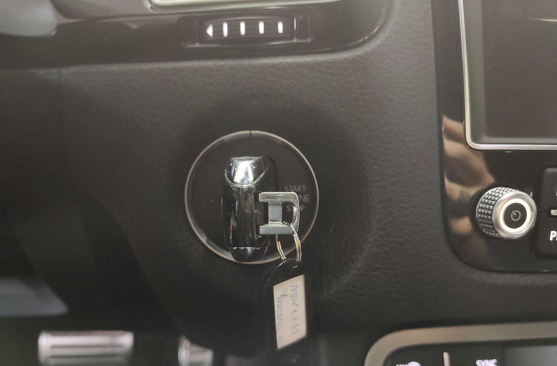Volkswagen Touareg R-Line 3.0 TDI BMT Tiptronic - foto 45