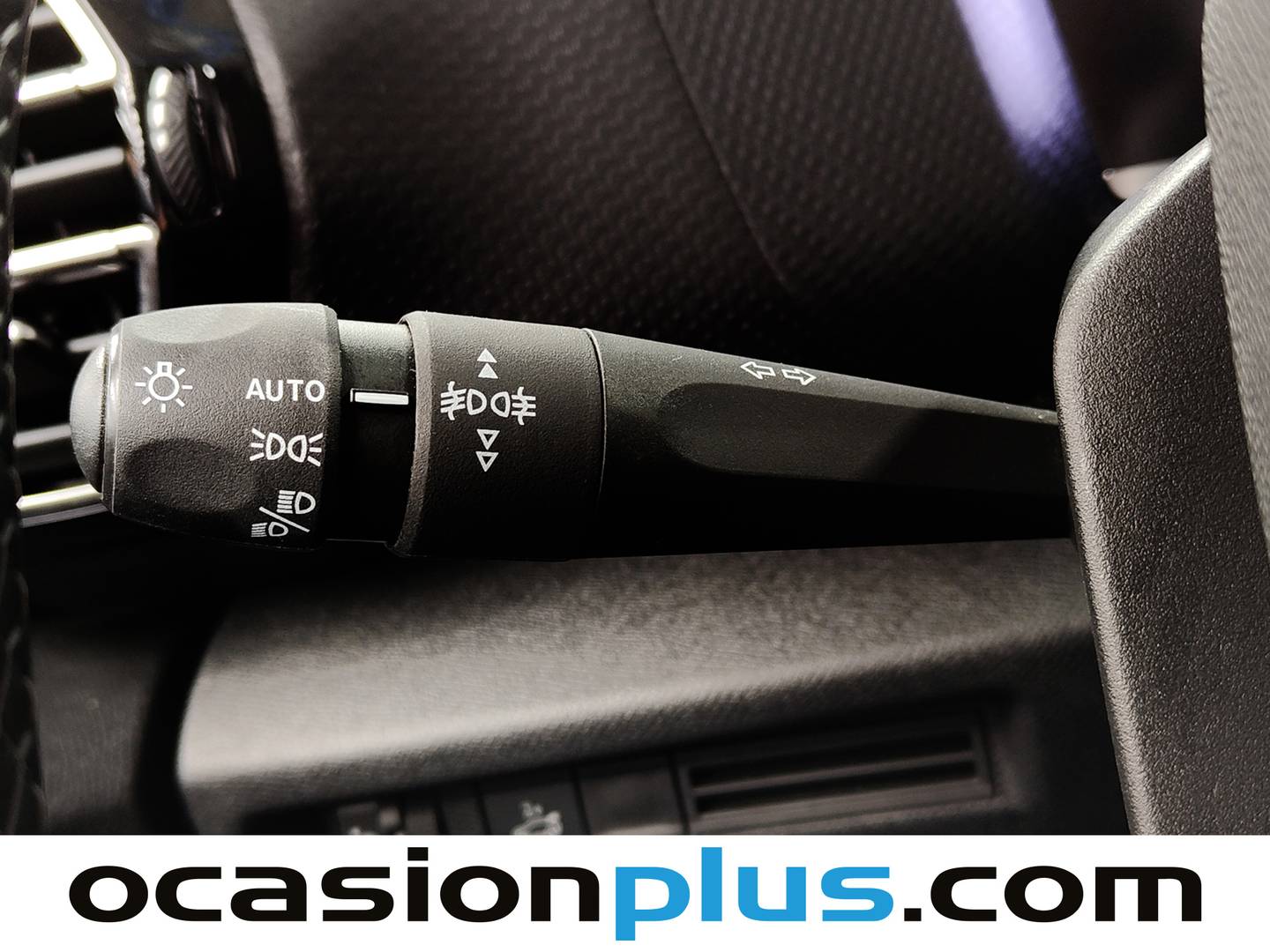 Foto Citroën C4 X Citroen C4 X 1.2 PureTech 130 S&S Shine EAT8 (131 CV)