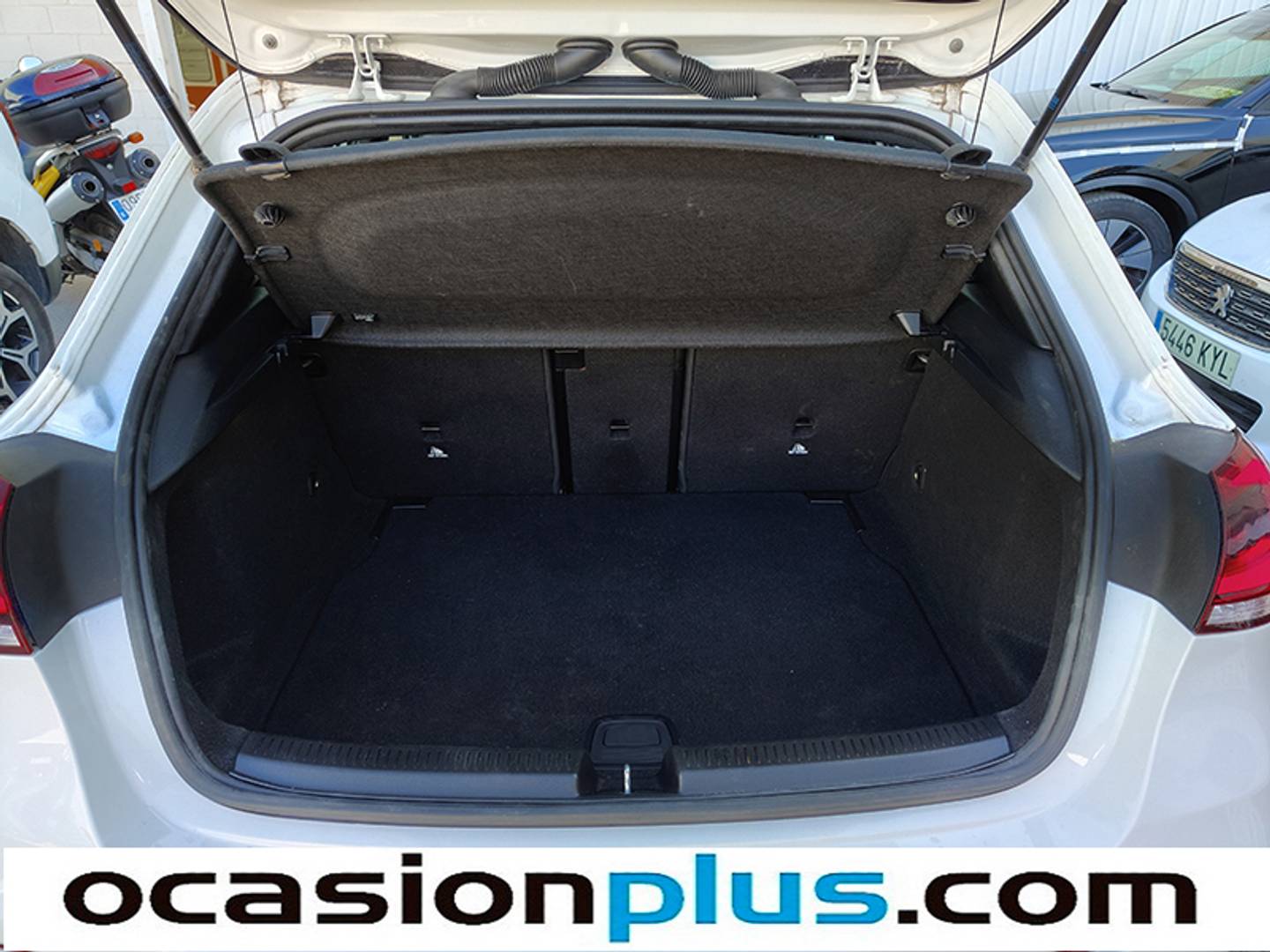 Foto Mercedes Clase A Mercedes-Benz Clase A 180 d 85 kW (116 CV) PACK AMG