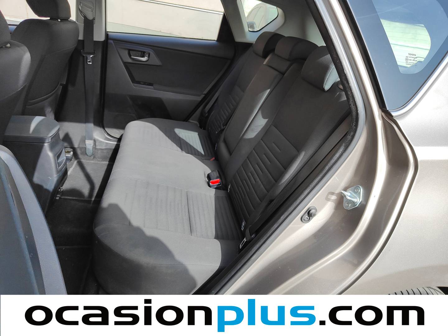 Foto asientos traseros Toyota Auris Toyota Auris 120T Active (116 CV)
