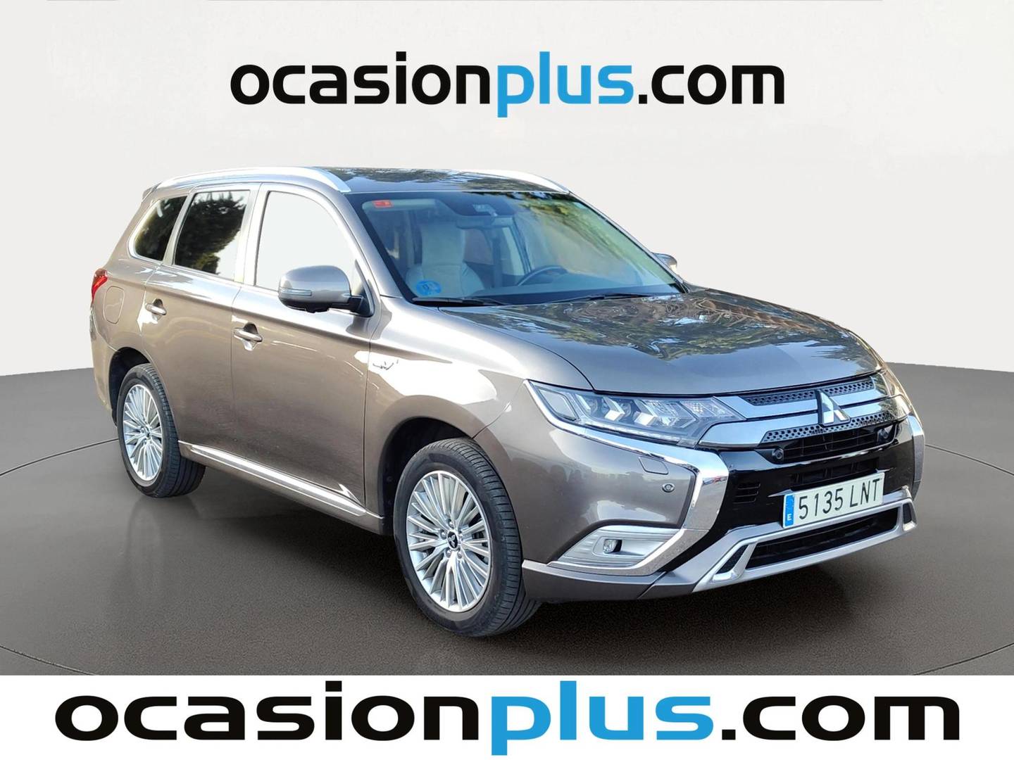 Foto delantera Mitsubishi Outlander Mitsubishi Outlander 2.4 PHEV Kaiteki 4WD Auto (224 CV) derecha