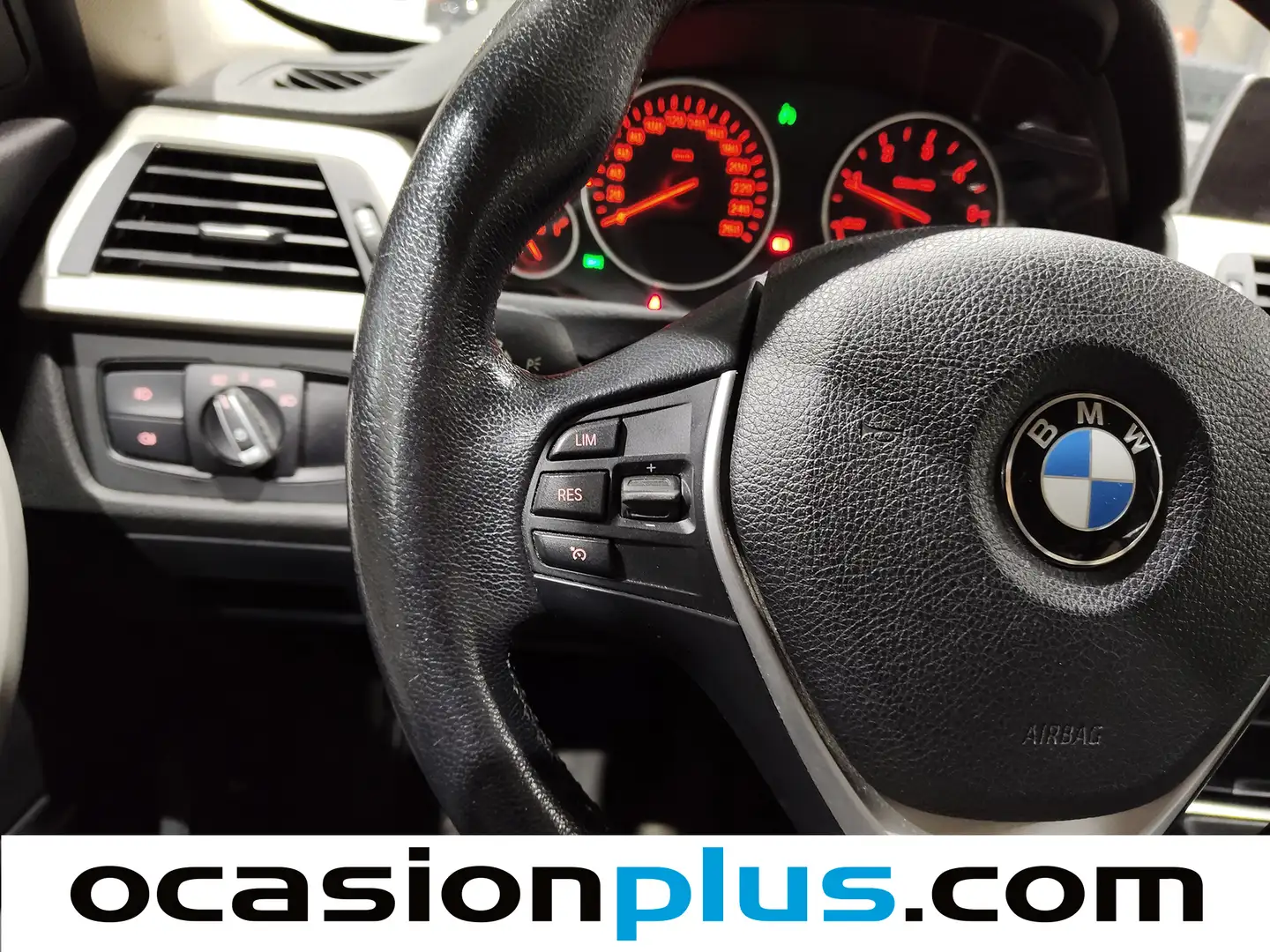 Foto BMW Serie 3 BMW Serie 3 318d Touring  (143 CV)