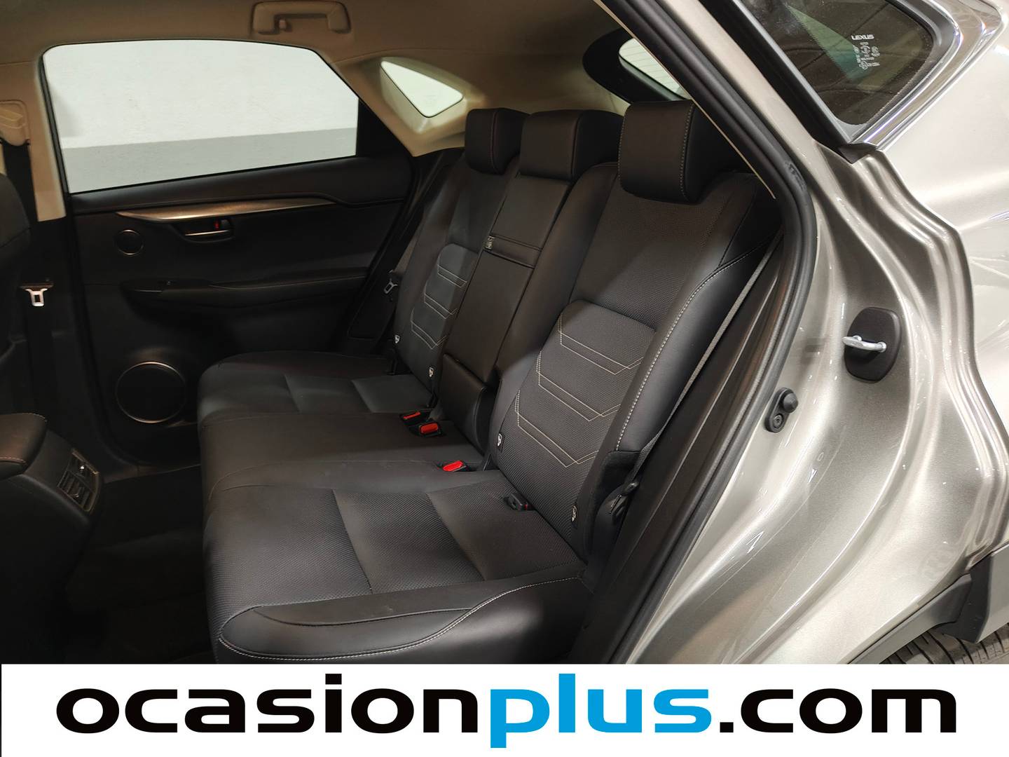Foto asientos traseros Lexus NX Lexus NX NX 300h Luxury 4WD (197 CV)
