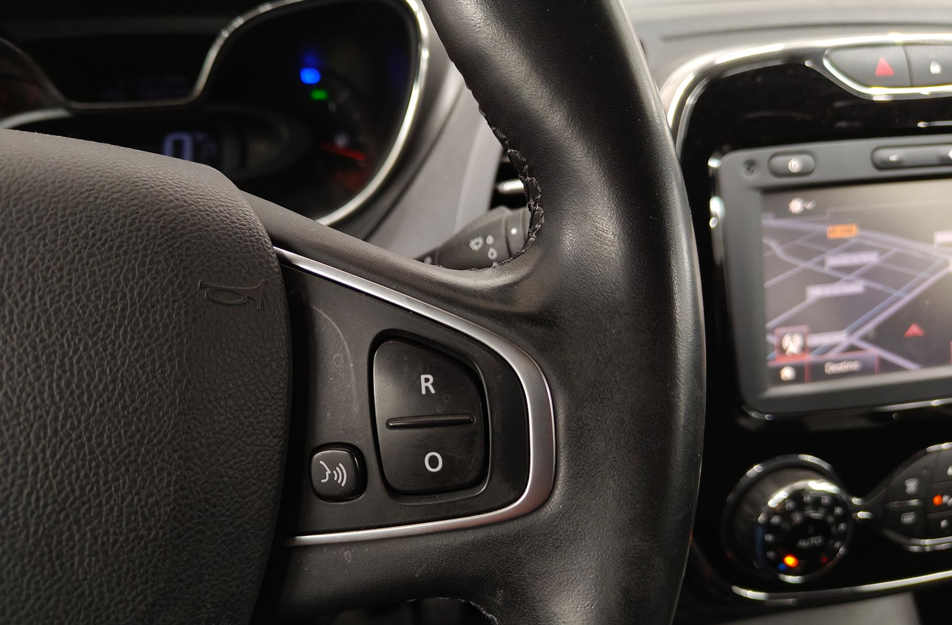 Renault Captur Zen Energy TCe EDC - foto 24