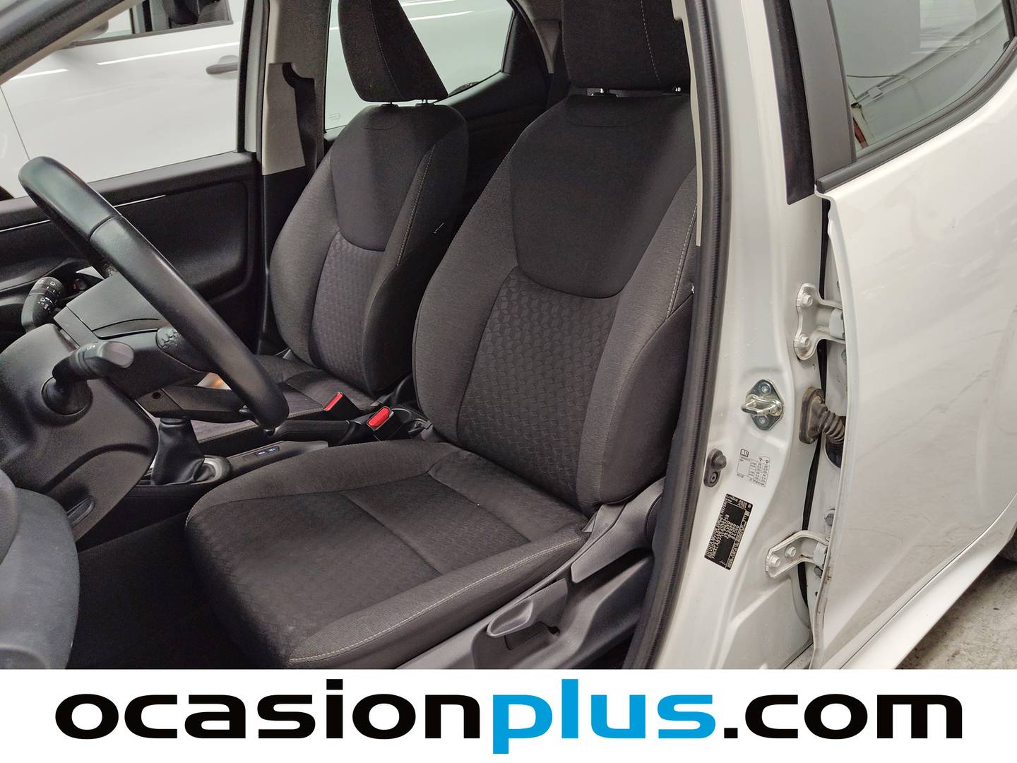 Foto asientos delanteros Toyota Yaris Toyota Yaris 1.0 Active (69 CV)