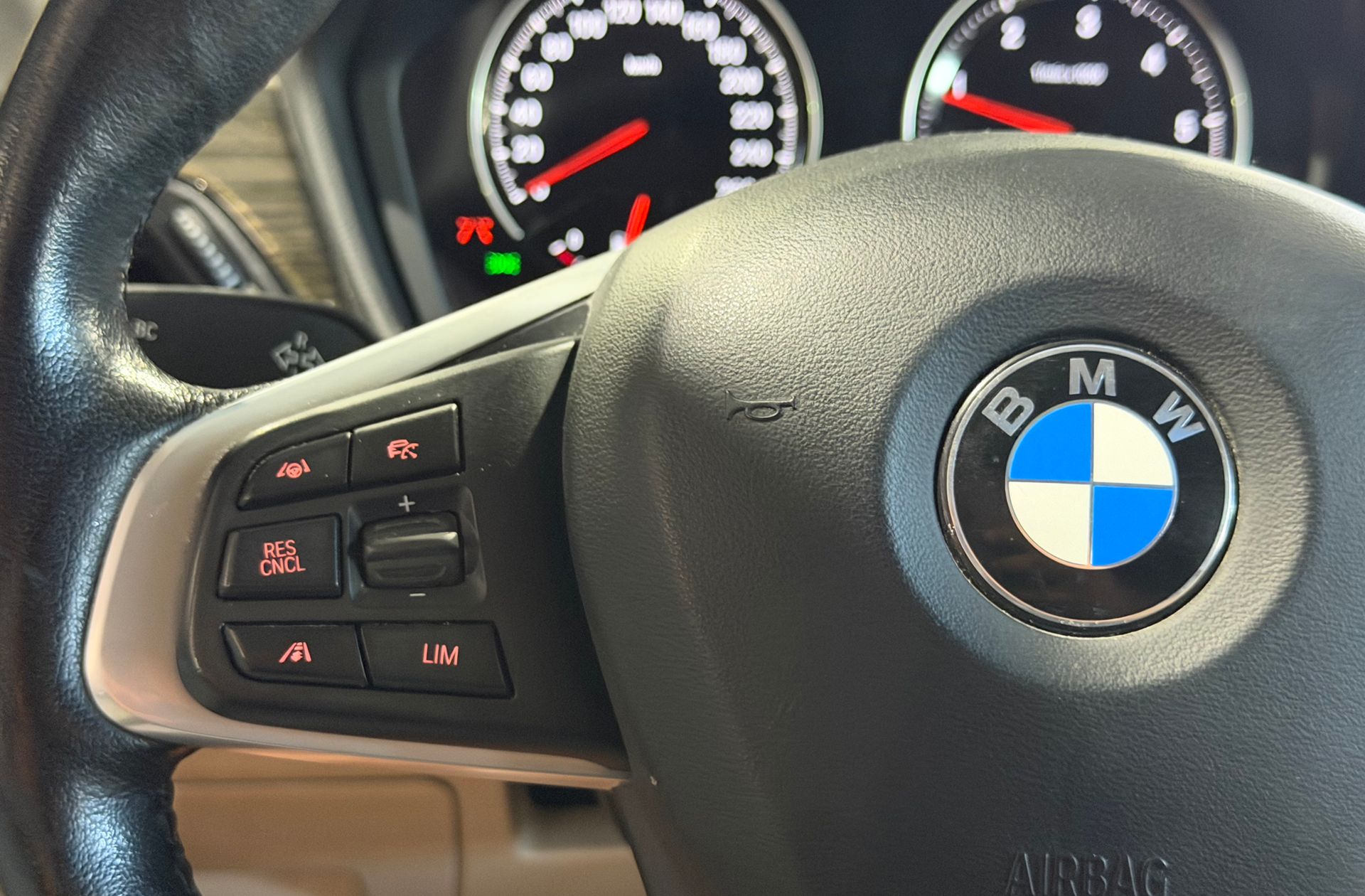 BMW X1 sDrive18d - foto 29