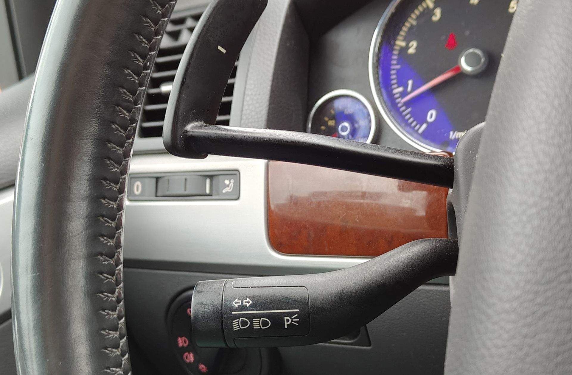 Volkswagen Touareg 3.2 V6 Tiptronic - foto 26
