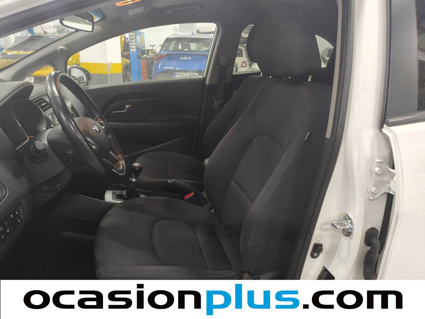 Foto asientos delanteros KIA Rio KIA Rio 1.2 CVVT x-Tech Eco-Dynamics (84 CV)