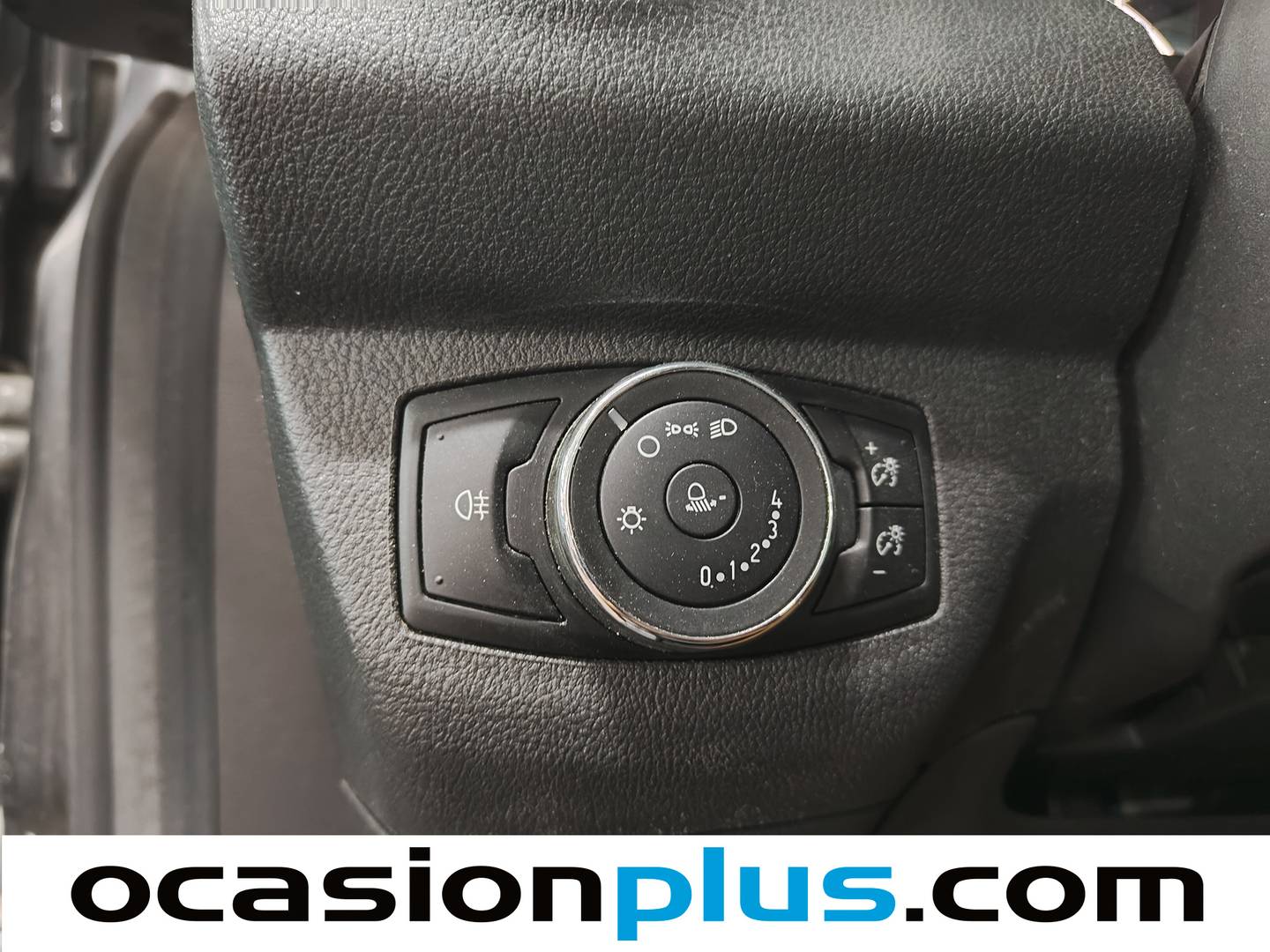 Extras y acabados del Ford Tourneo Courier Ford Tourneo Courier 1.5 TDCi Ambiente (75 CV)