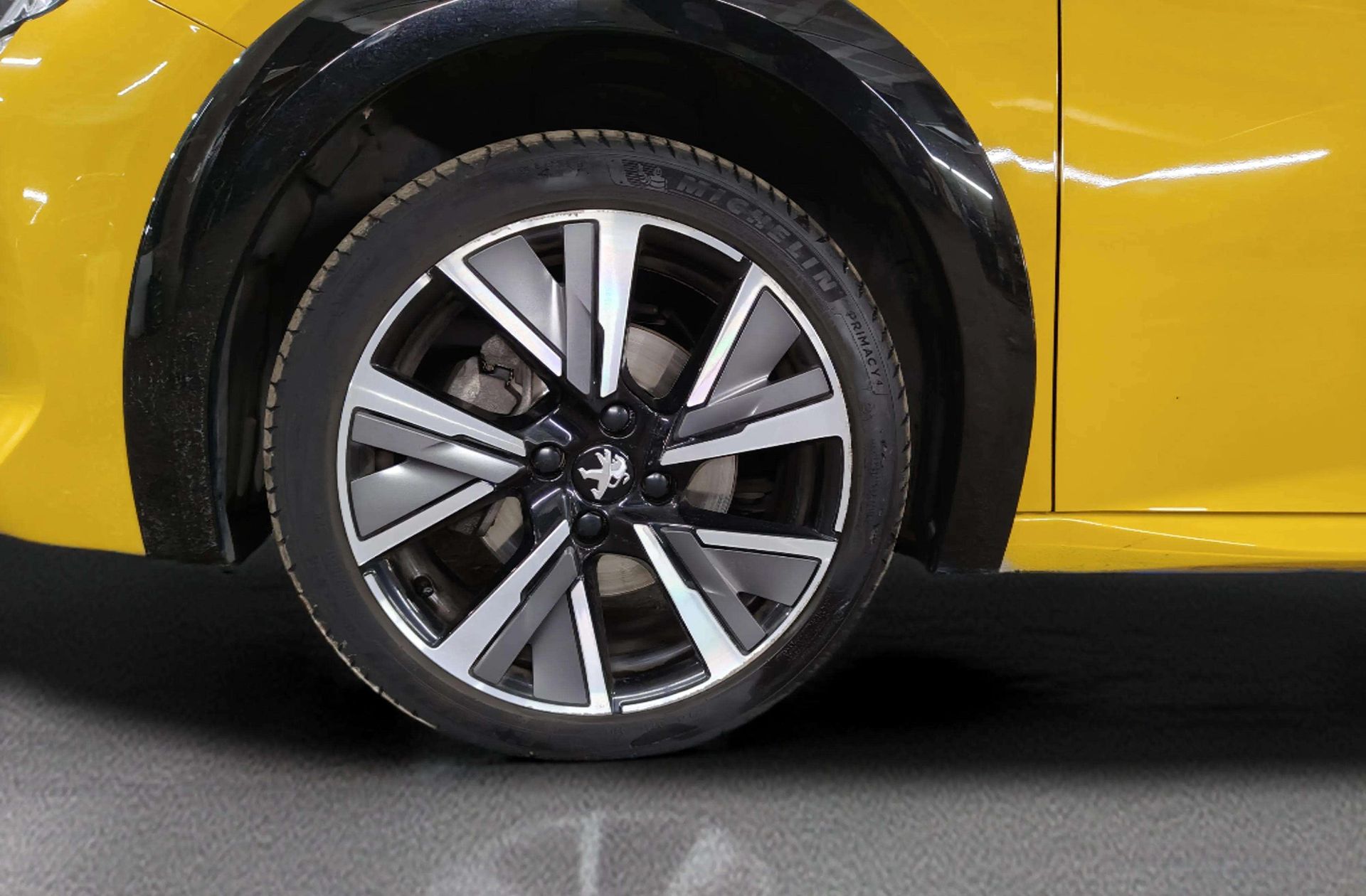 Peugeot 208 PureTech 130 GT Line EAT8 - foto 41