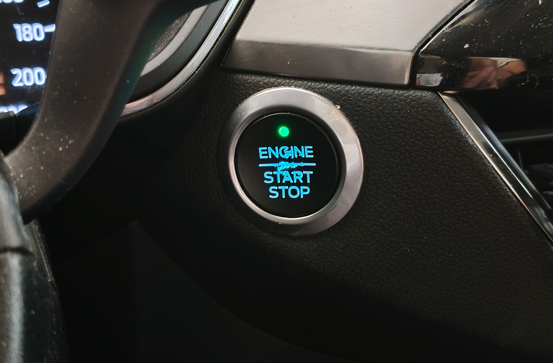 Ford Kuga 2.0 EcoBlue MHEV Titanium - foto 36