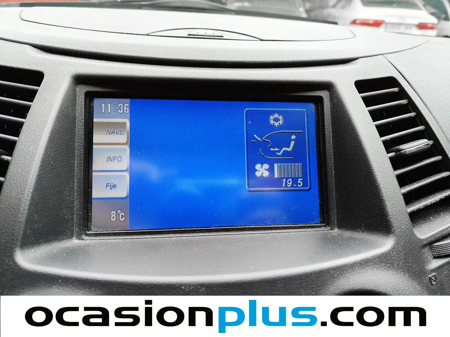 Foto Mitsubishi Grandis MITSUBISHI Grandis 2.0 DI-D Intense Plus (136 CV) 7 Plazas