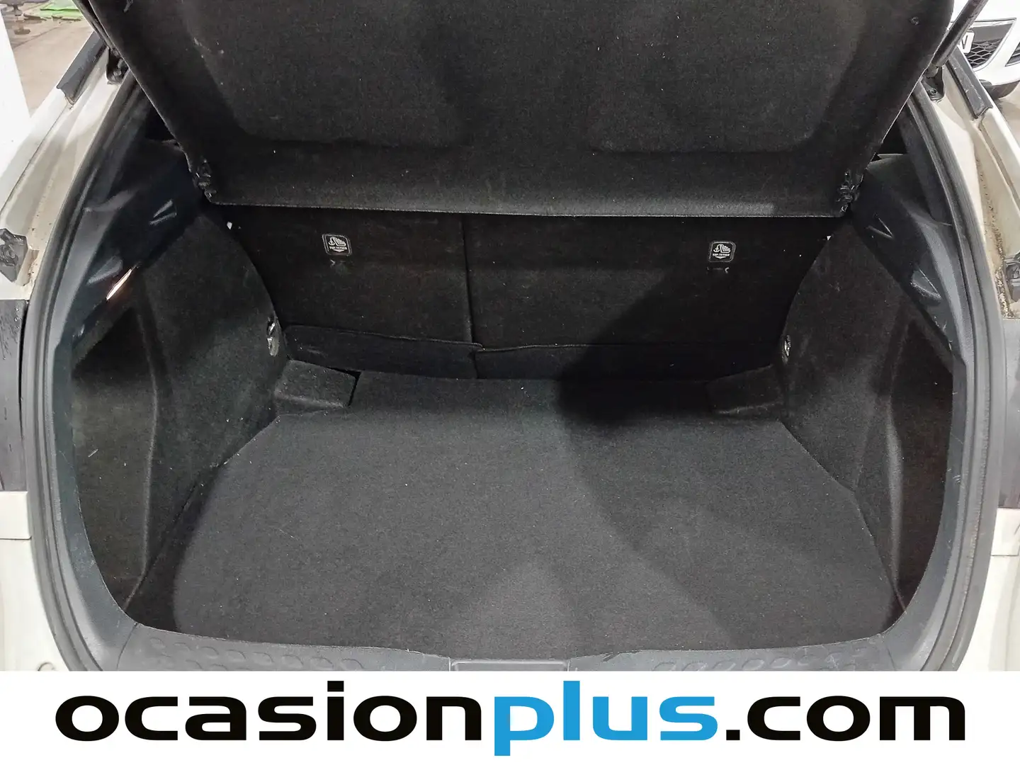 Foto Toyota C-HR Toyota C-HR 1.8 125H Advance (122 CV)