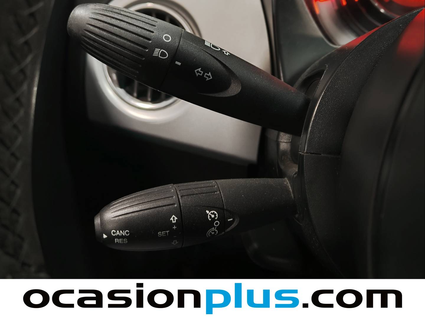 Equipamiento del Fiat 500C Fiat 500C 1.0 Hybrid Connect (70 CV)