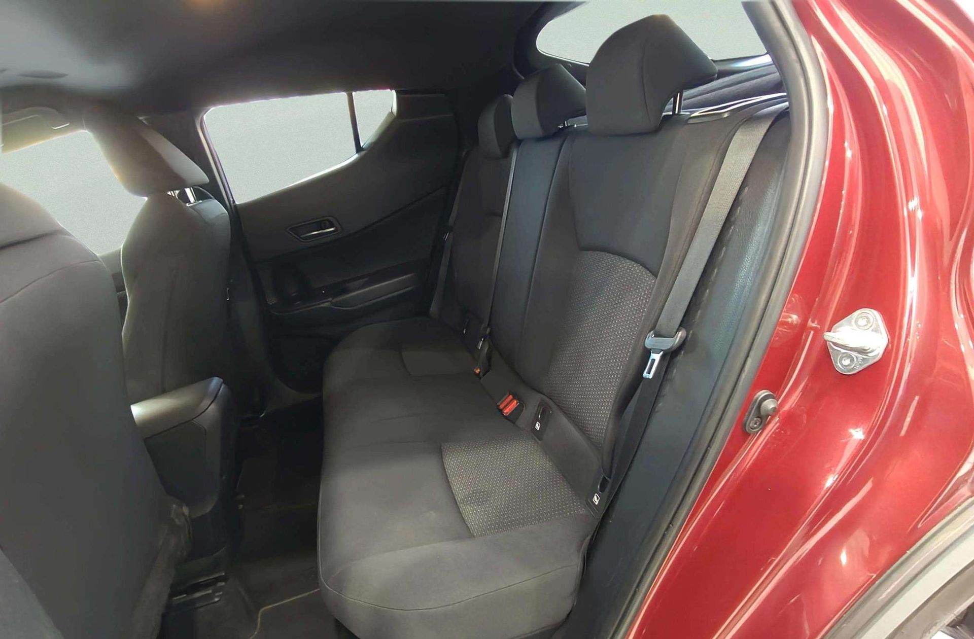 Toyota C-HR 1.8 125H Advance - foto 11