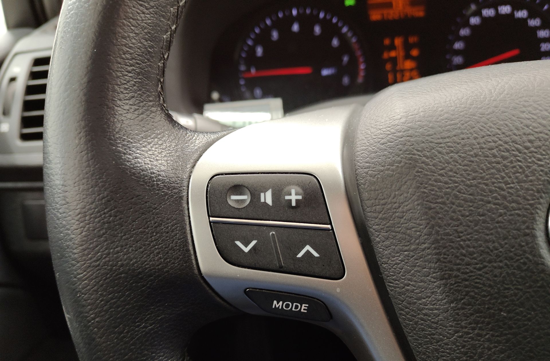 Toyota Avensis 140 Advance - foto 24