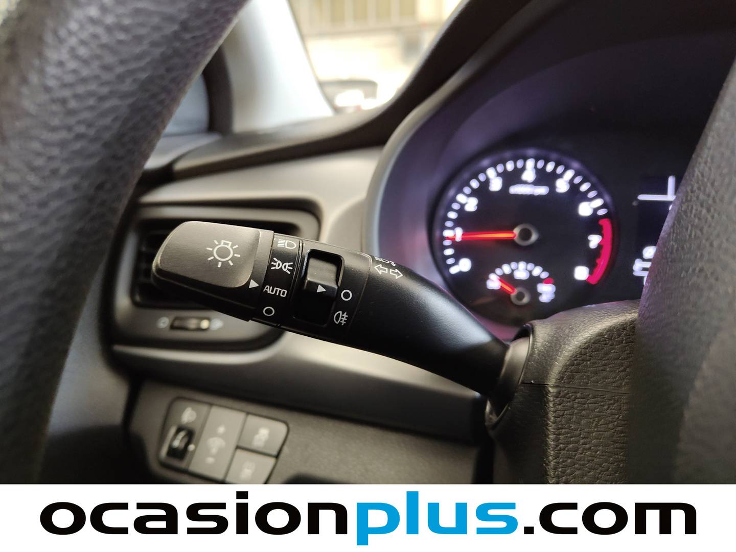 Extras y acabados del KIA Rio Kia Rio 1.2 CVVT Concept (84 CV)