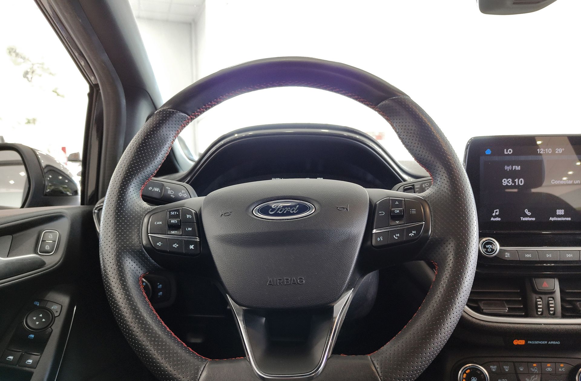Ford Fiesta 1.0 EcoBoost MHEV ST-Line - foto 27