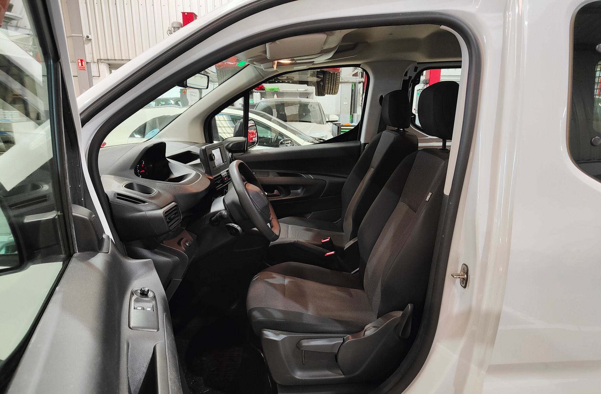 Peugeot Rifter Active Pack Business Standard BlueHDi - foto 9