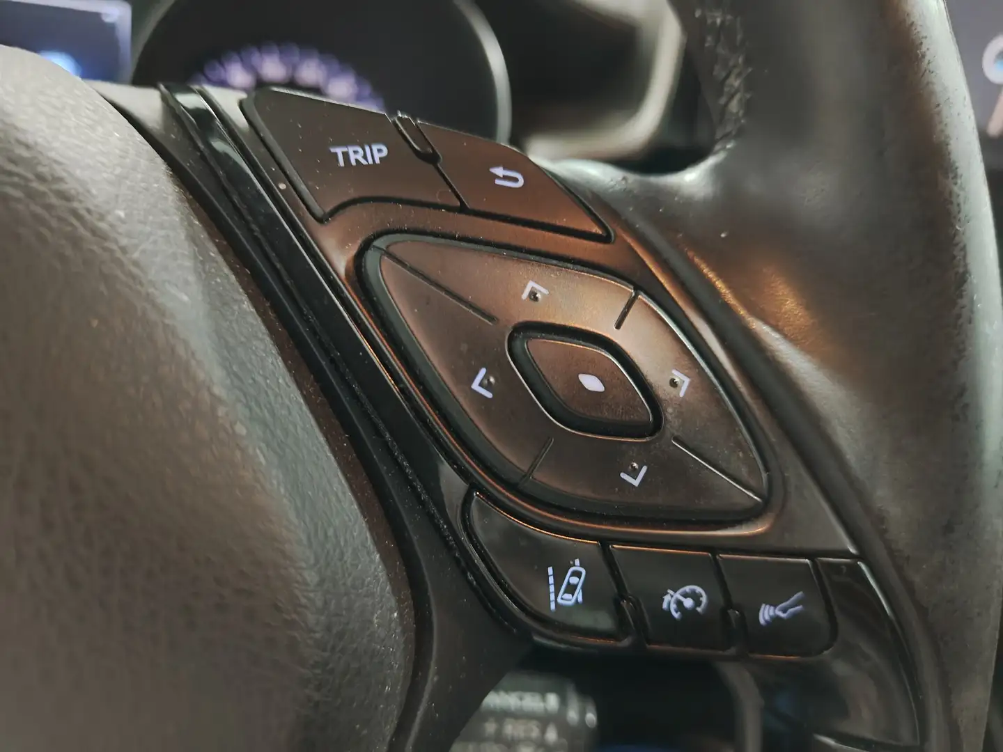 Foto Toyota C-HR Toyota C-HR 1.8 125H Advance (122 CV)