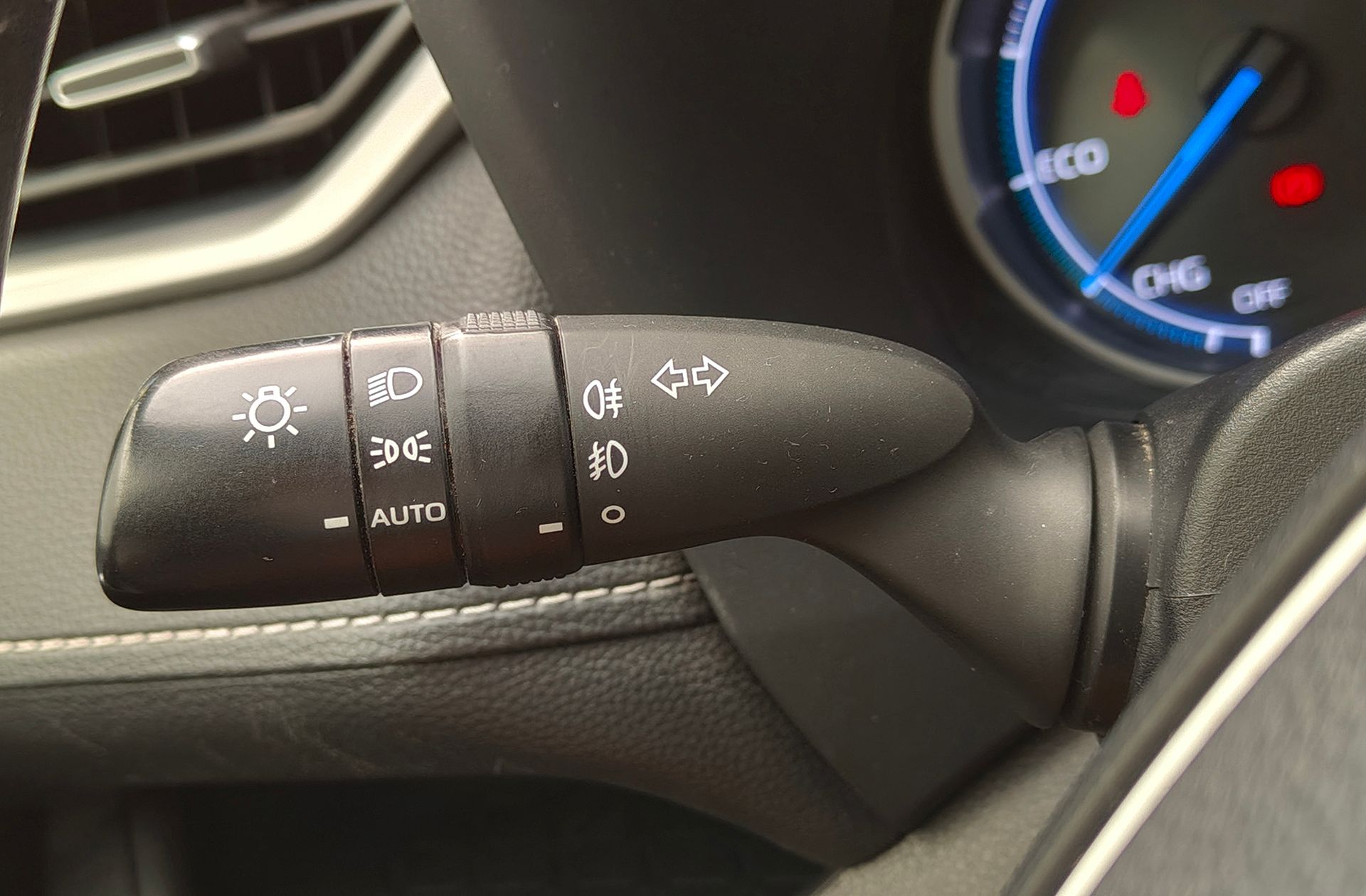 Toyota RAV4 2.5l hybrid Advance - foto 29
