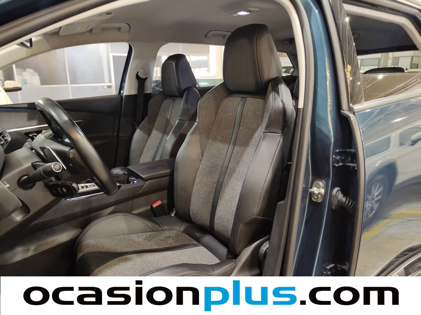 Foto asientos delanteros Peugeot 5008 Peugeot 5008 PureTech 130 S&S Allure (130 CV) EAT8 7 Plazas