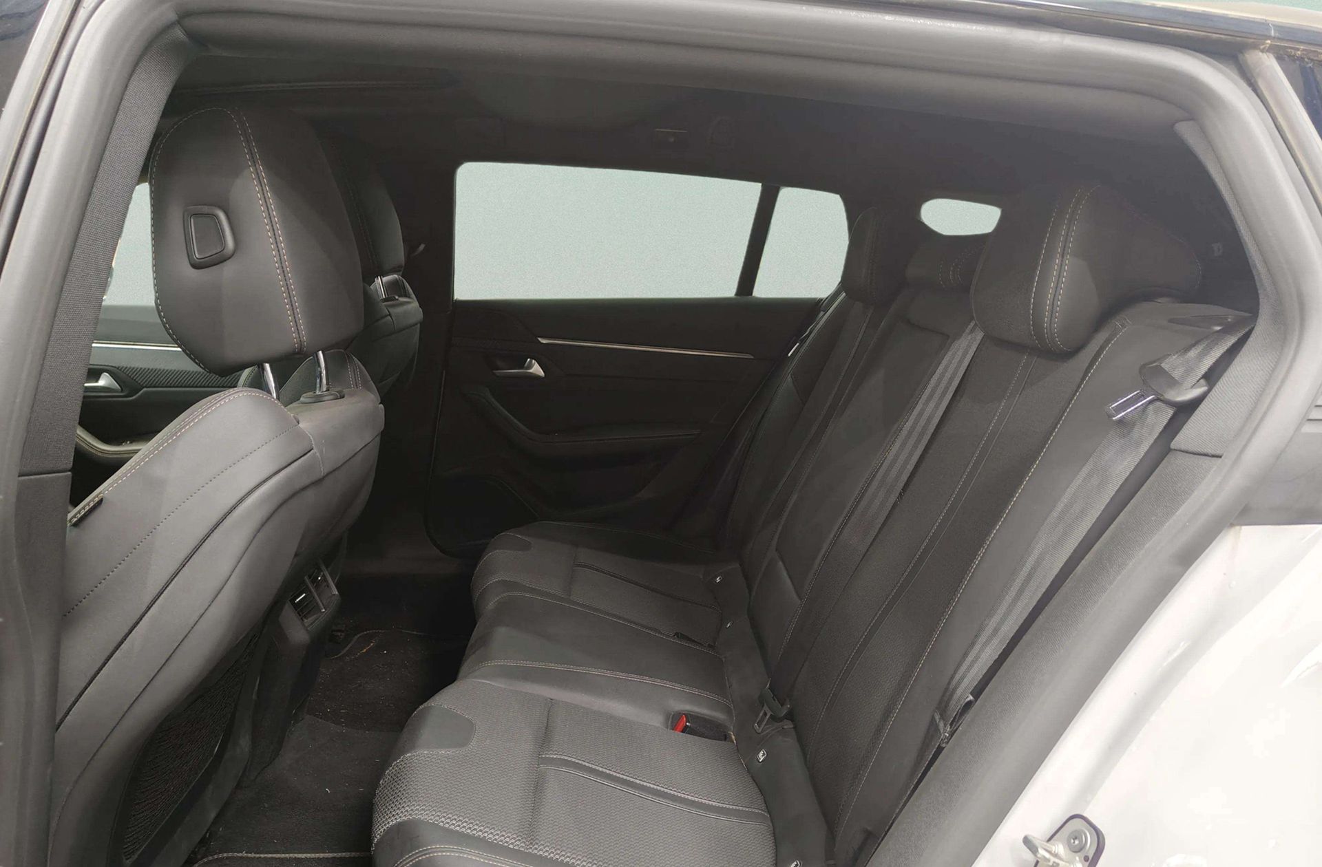 Peugeot 508 SW SW Hybrid 225 GT Line e-EAT8 - foto 11