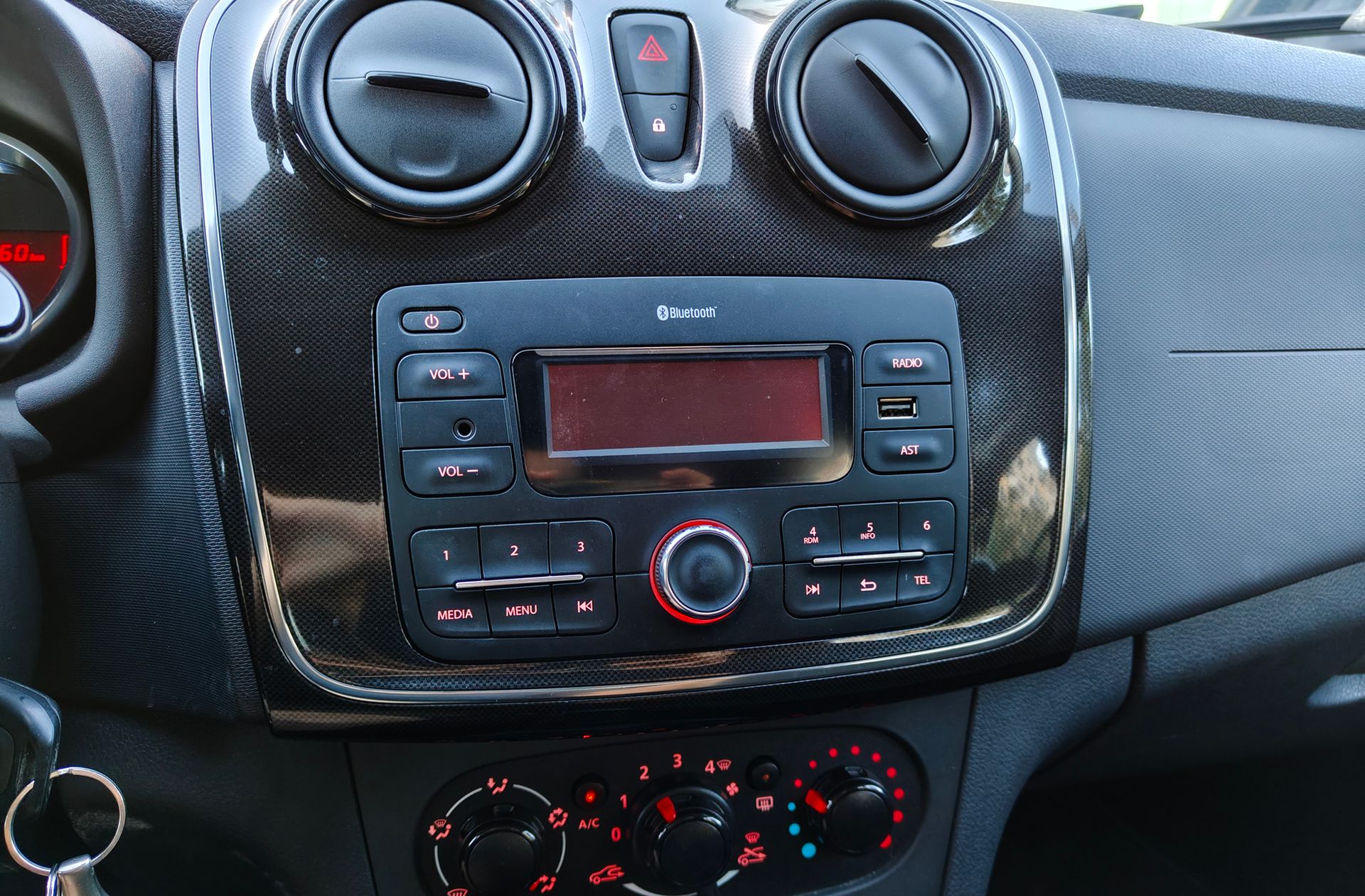 Dacia Sandero Ambiance 1.0 - foto 24