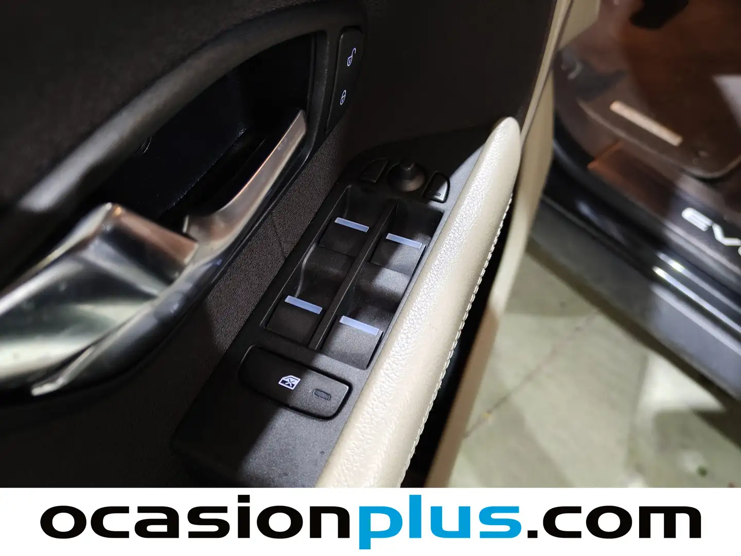 Foto Land Rover Range Rover Evoque Land Rover Range Rover Evoque 2.2L eD4 Pure Tech 4x2 (150 CV)