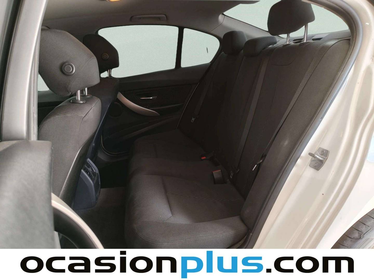 Foto asientos traseros BMW Serie 3 BMW Serie 3 318d (143 CV)
