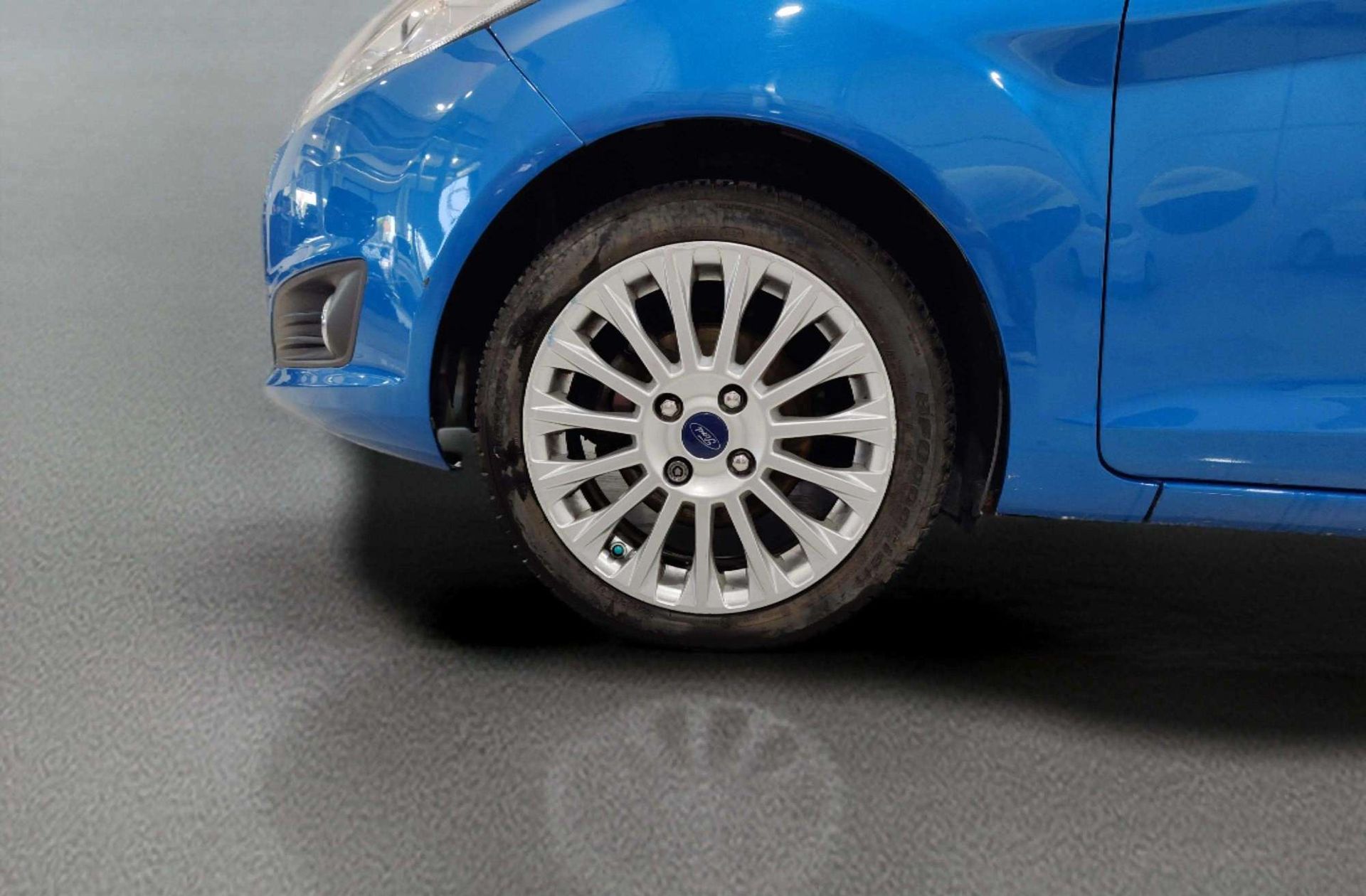 Ford Fiesta 1.0 EcoBoost Titanium - foto 32