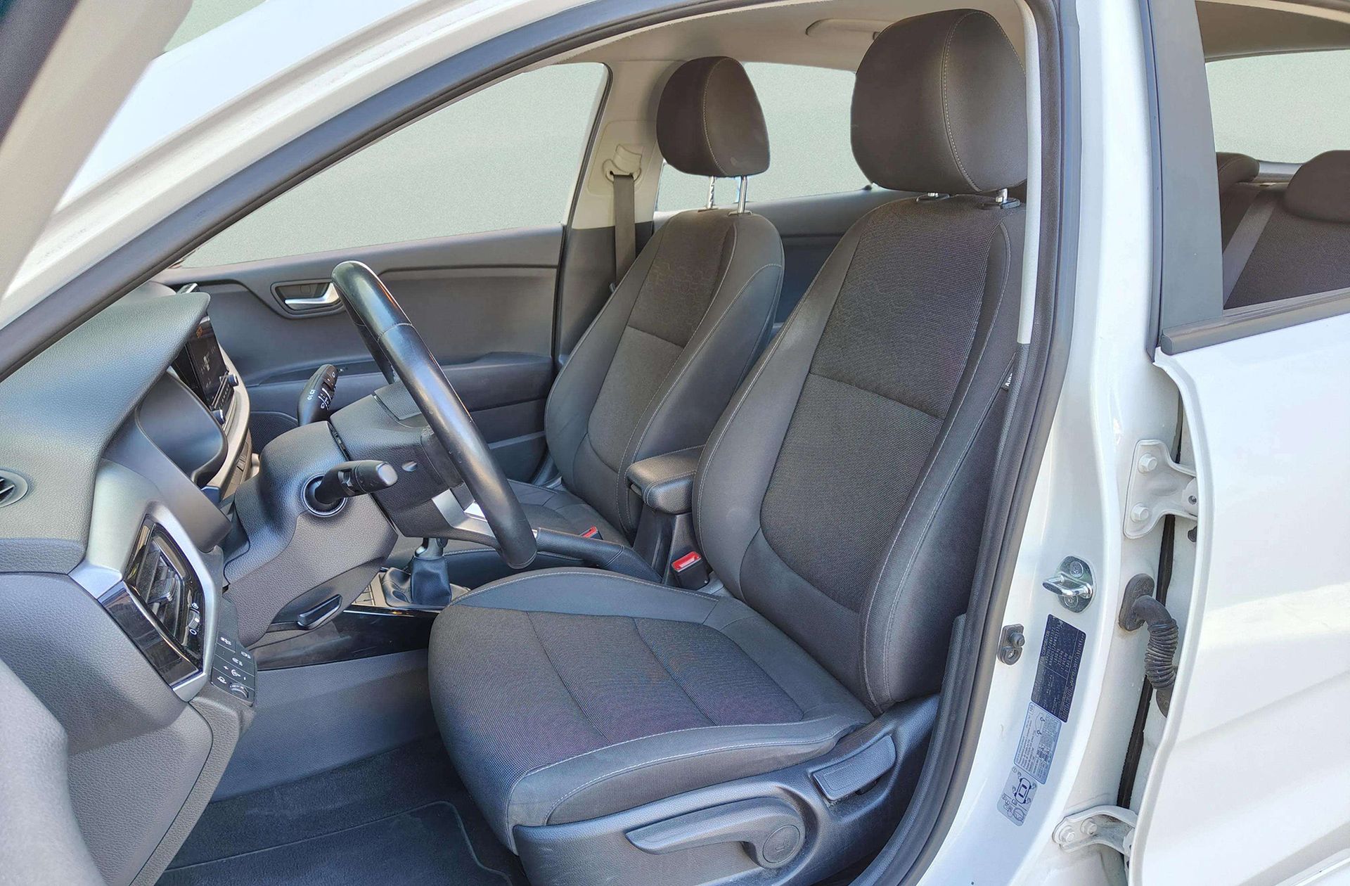 Kia Rio 1.0 T-GDi MHEV iMT Drive - foto 11