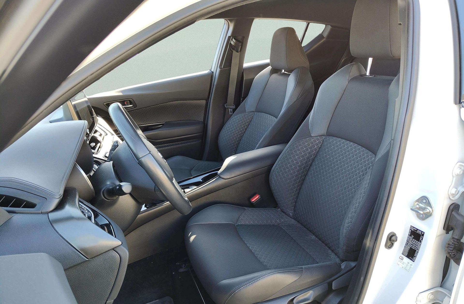 Toyota C-HR 180H Advance - foto 9