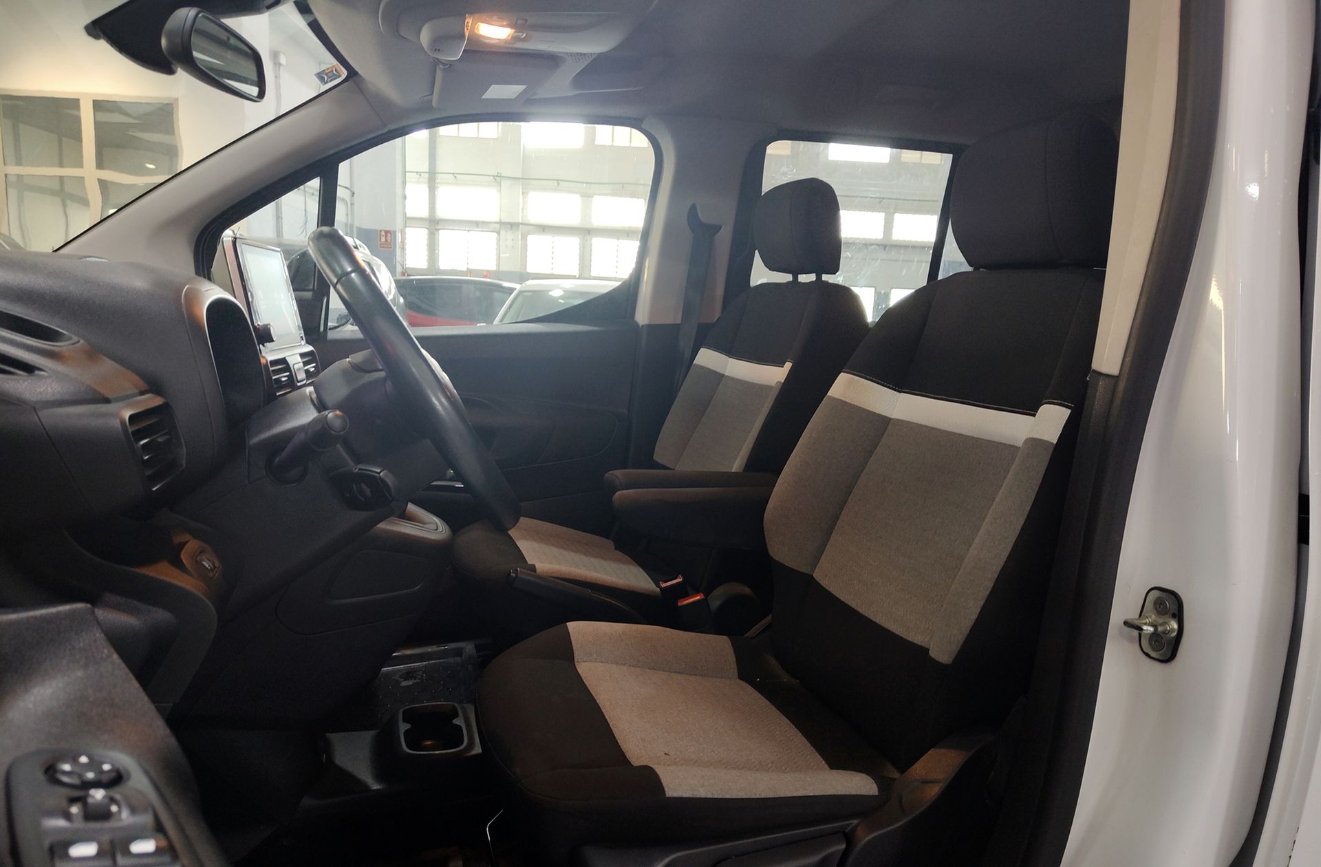 Citroën Berlingo BlueHDi 130 Talla XL Feel Pack - foto 10