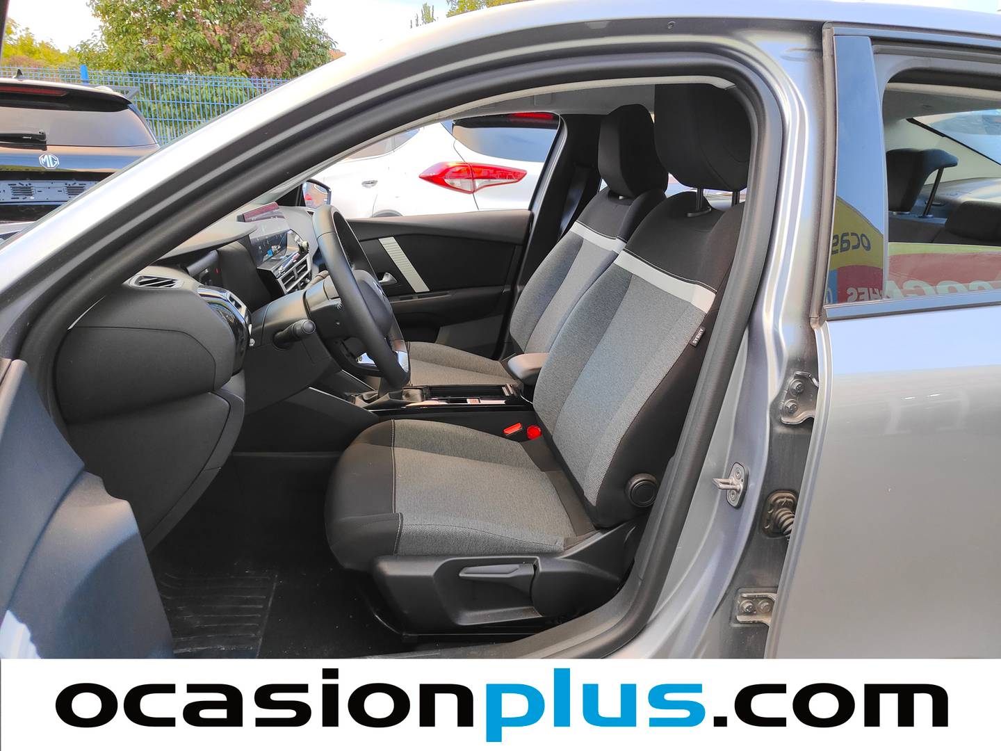 Foto Citroën C4 X Citroen C4 X PureTech 100 S&S 6v You (102 CV)