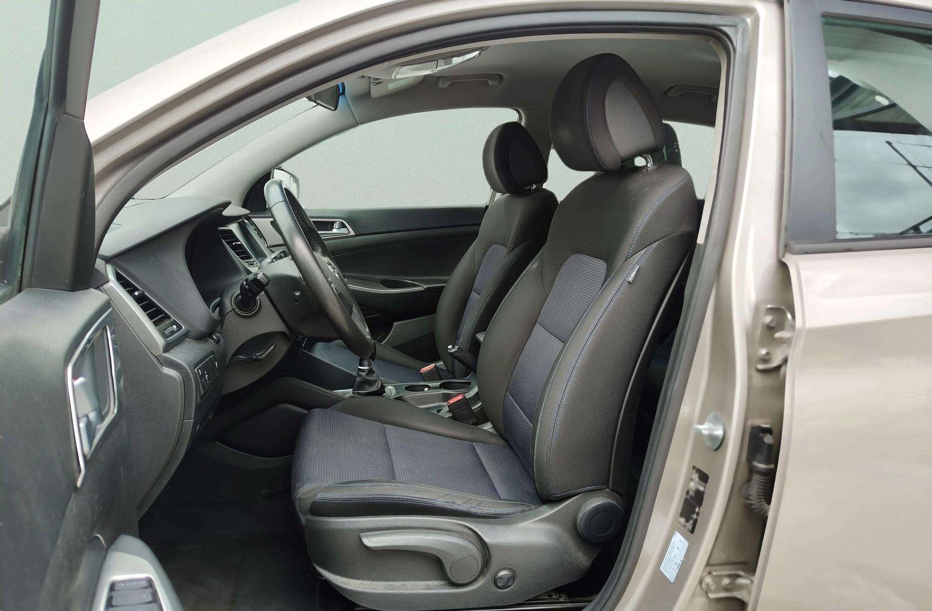 Hyundai Tucson 1.6 T-GDi Link 4x2 - foto 12