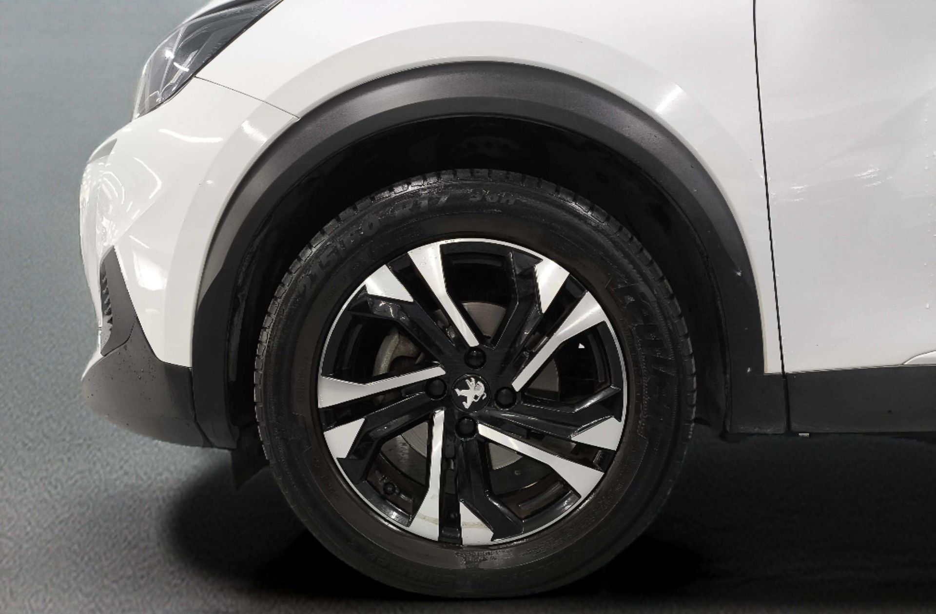 Peugeot 2008 PureTech 130 Allure EAT8 - foto 38