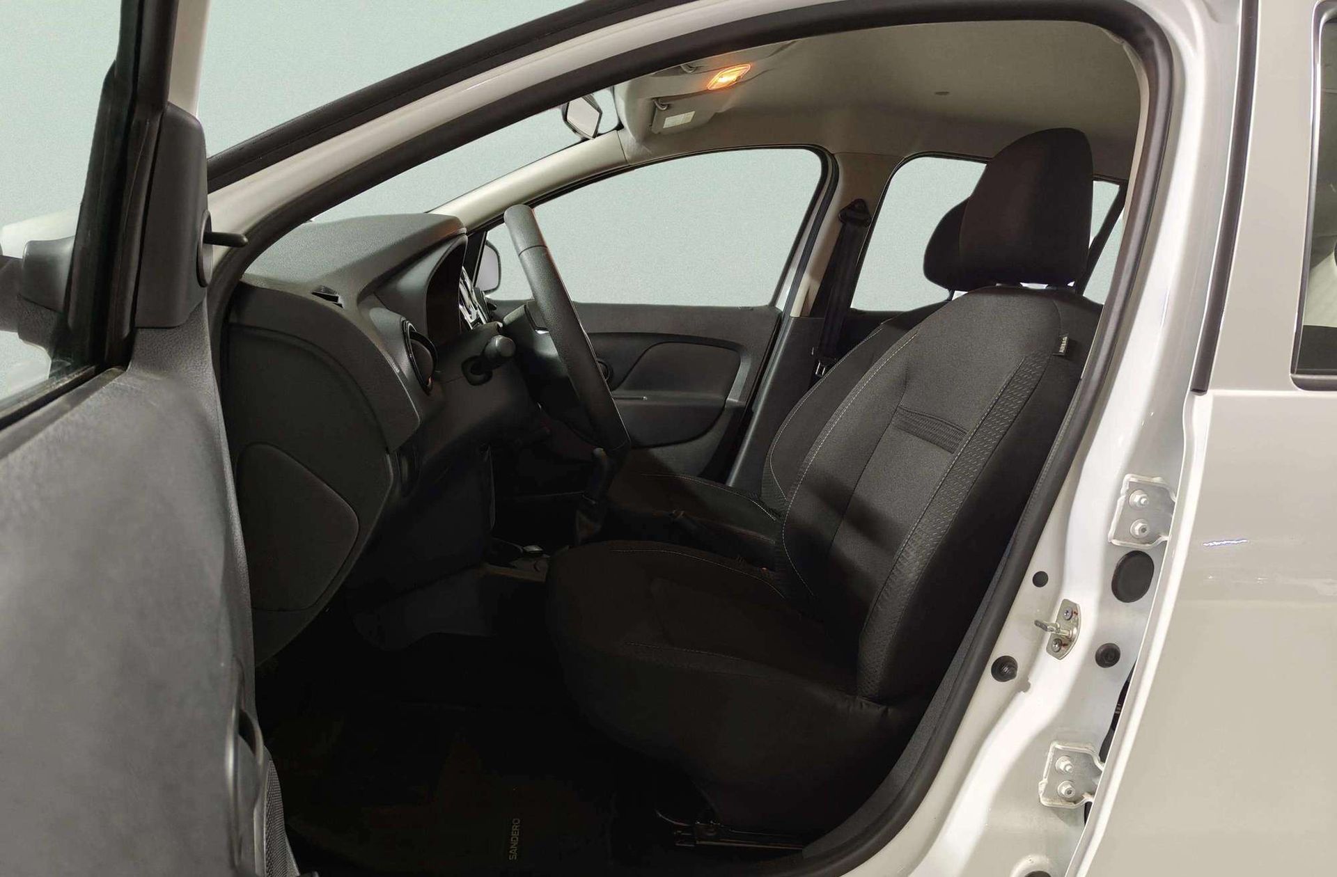 Dacia Sandero Base 1.0 - foto 8