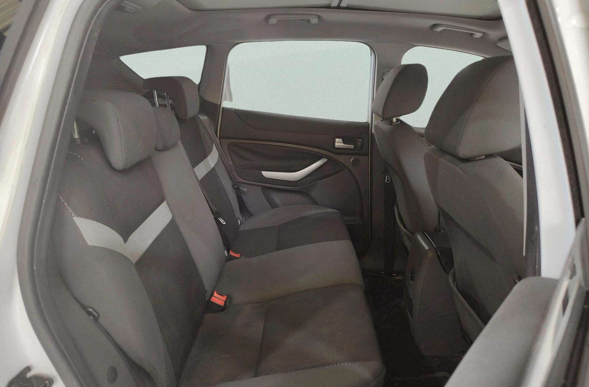 Ford Kuga 2.0 TDCi Trend 4x2 - foto 13