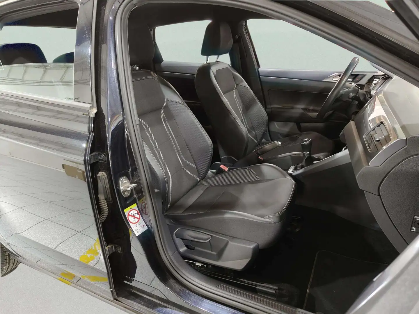 Foto Volkswagen Polo Volkswagen Polo Advance 1.0 TSI (95 CV)