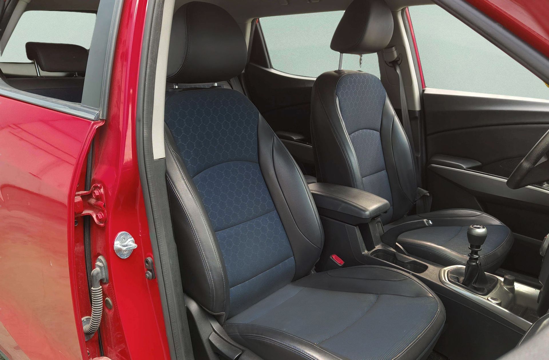 SsangYong Tivoli G16 1.6 Premium 4x2 - foto 13