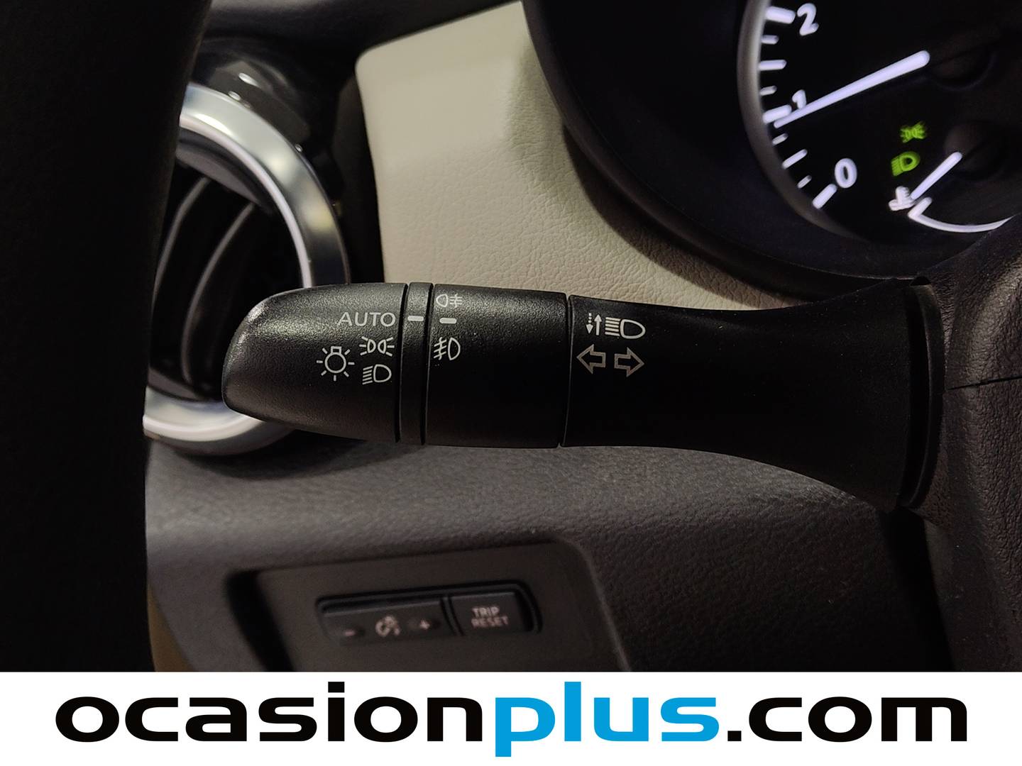 Equipamiento del Nissan Micra Nissan Micra IG-T 100 Acenta  (100 CV)
