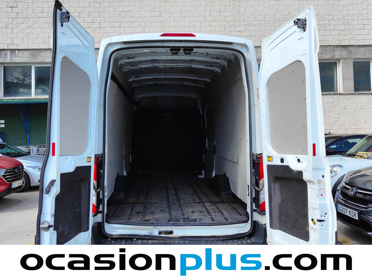 Foto asientos traseros Ford Transit FORD Transit 350 L4H3 Van Trend RWD (130CV)