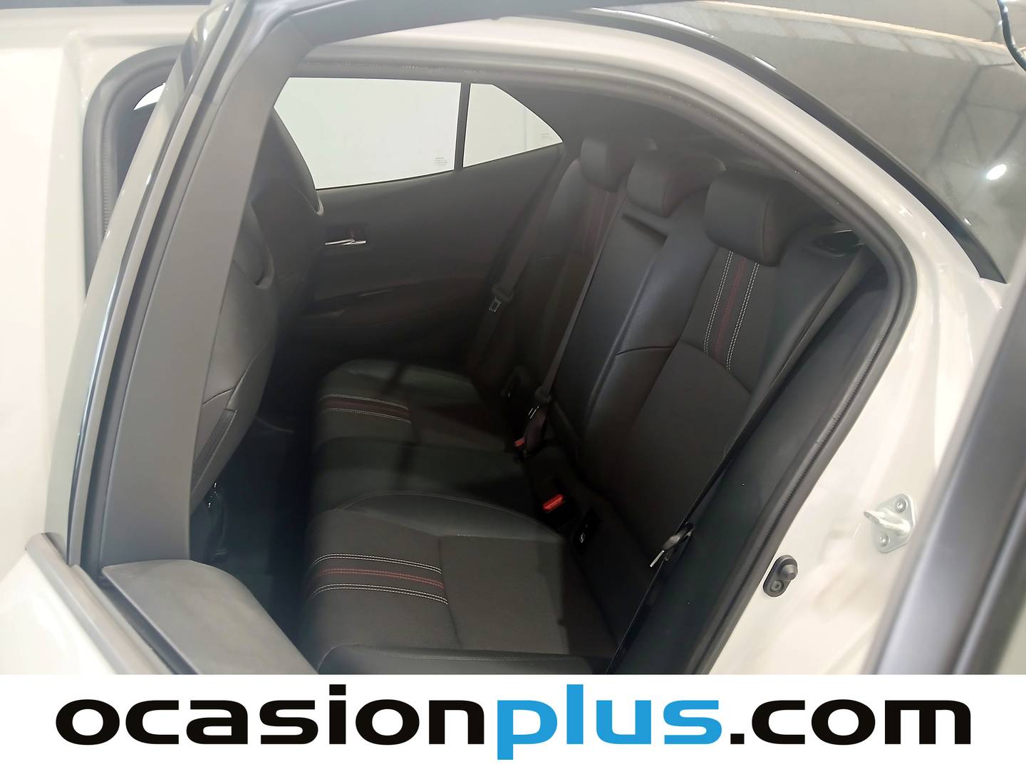 Foto asientos traseros Toyota Corolla Toyota Corolla 180H GR-SPORT E-CVT (180 CV)