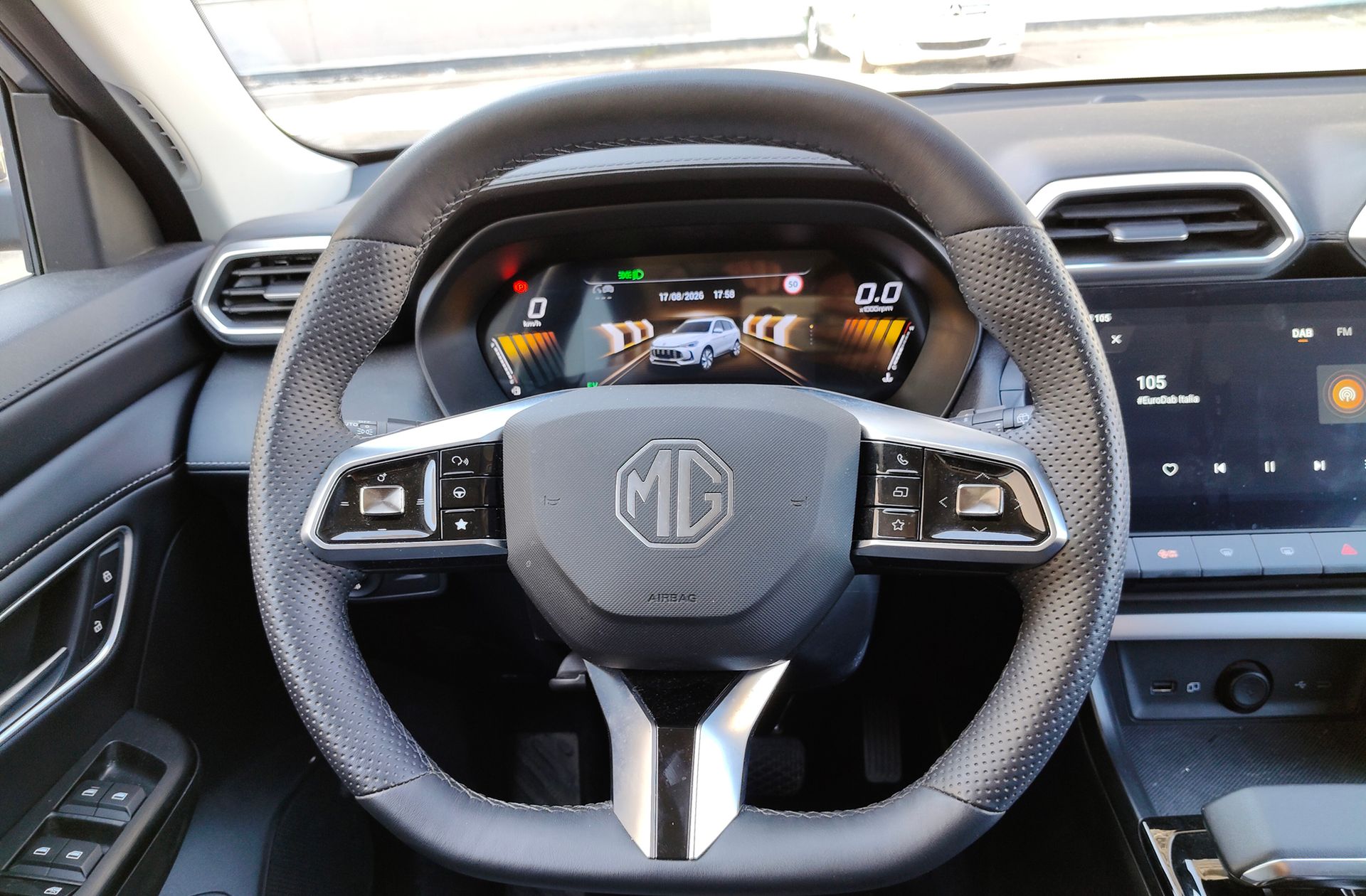 MG ZS 1.5 Hybrid+ Luxury - foto 24
