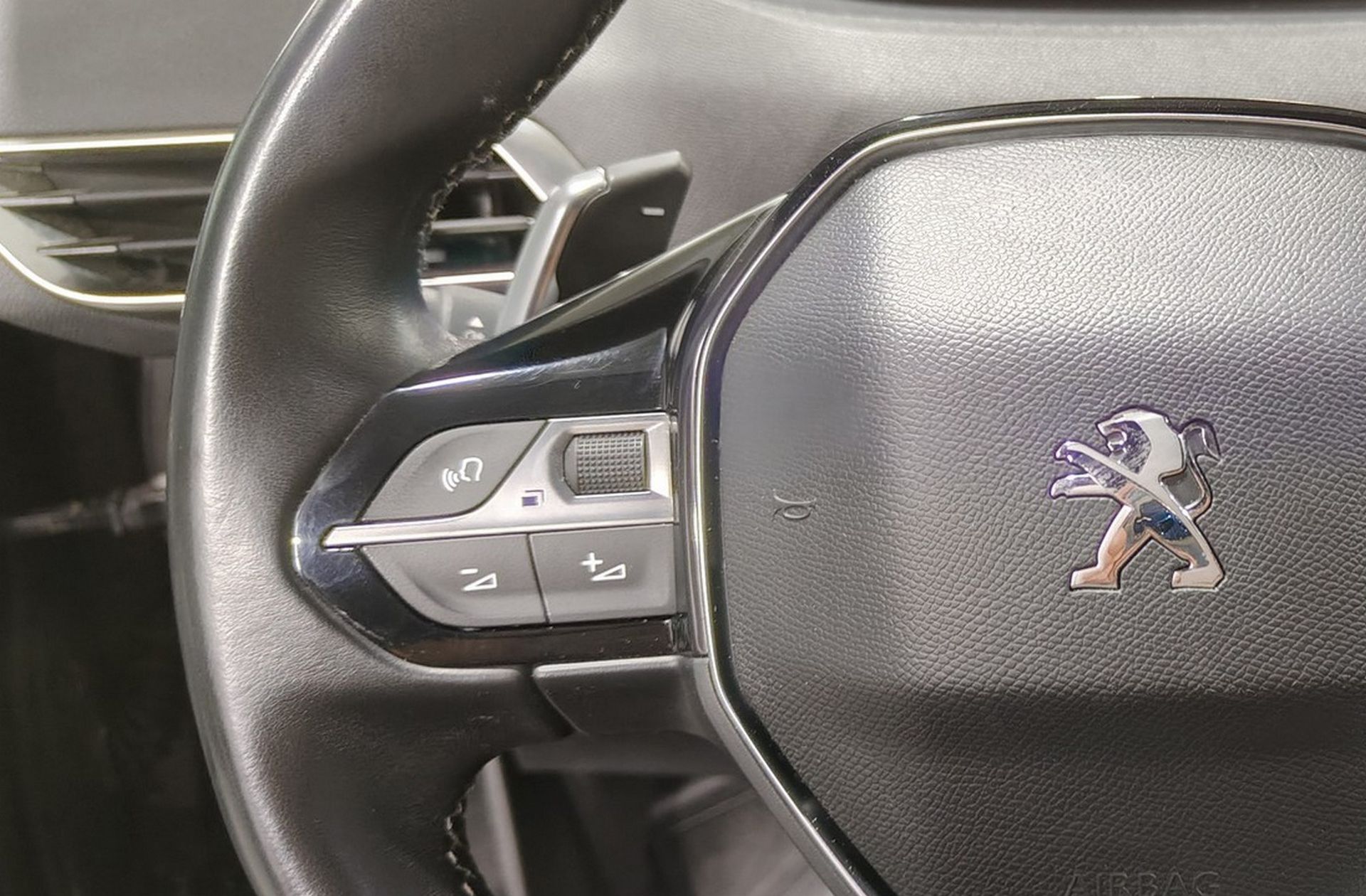 Peugeot 3008 300 Allure Pack e-EAT8 - foto 29